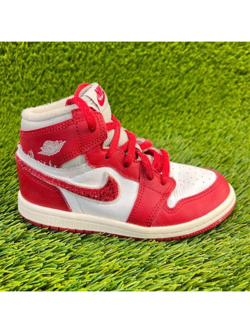Nike Air‎ Jordan 1 Retro High OG Boys Size 10C Running Basketball Shoes Sneakers